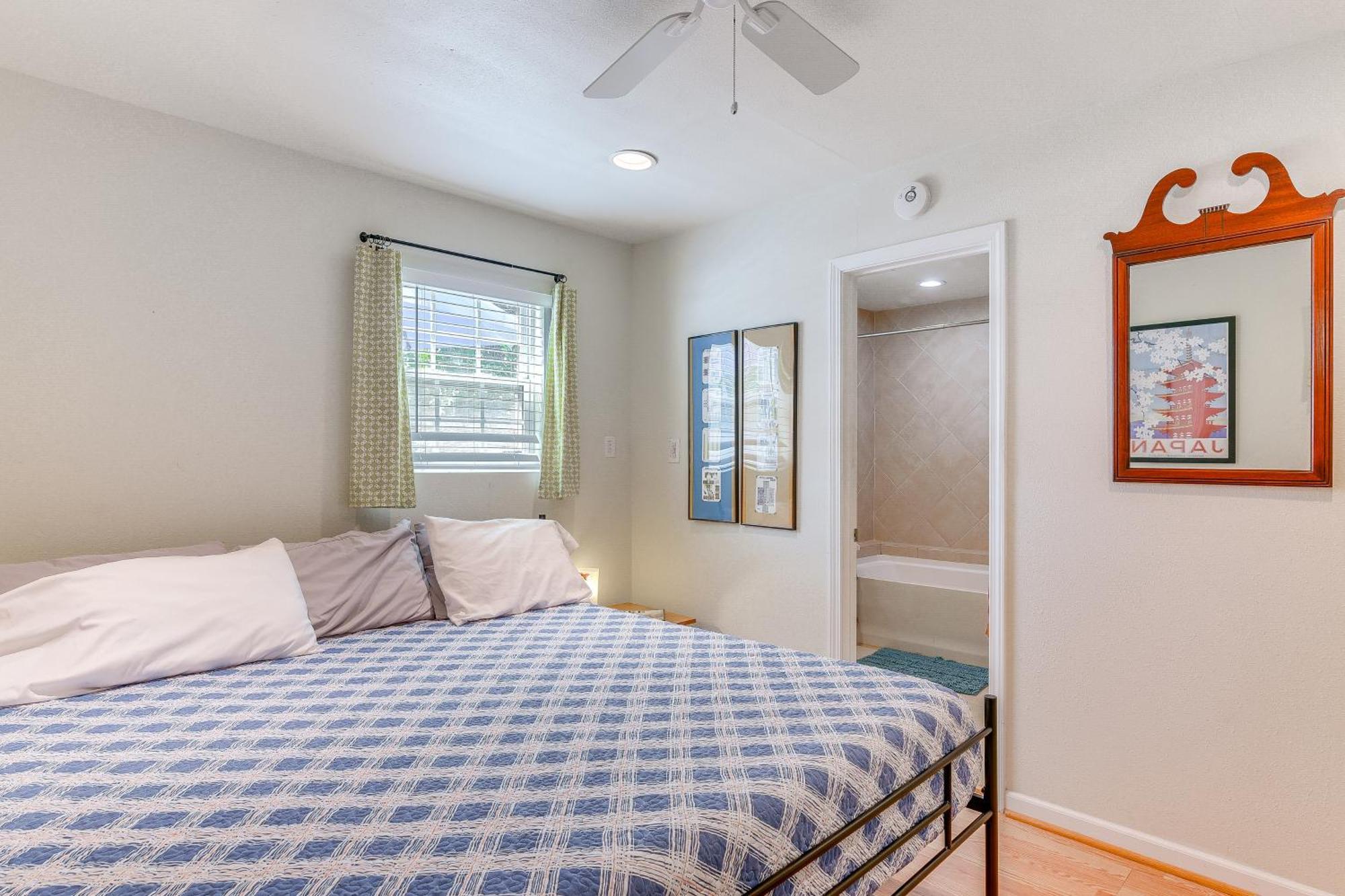 Cozy Galveston Apartment With Private Beach Pass! Exterior photo